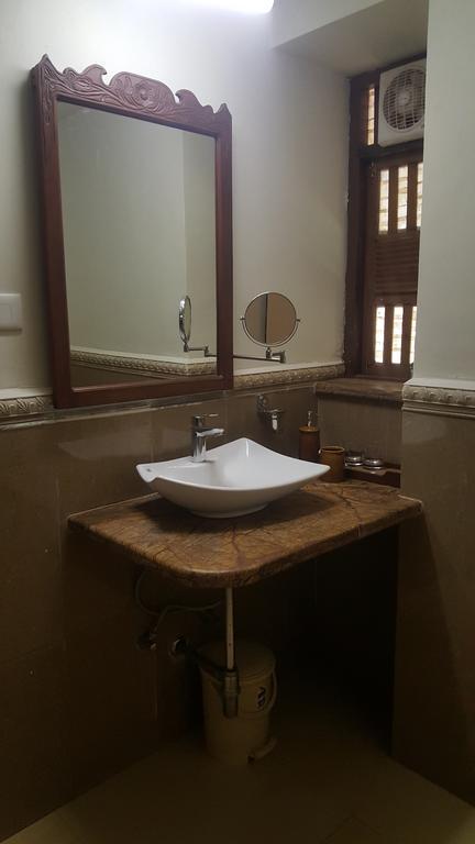 Casa Menezes - A Heritage Goan Homestay Bambolim Habitación foto