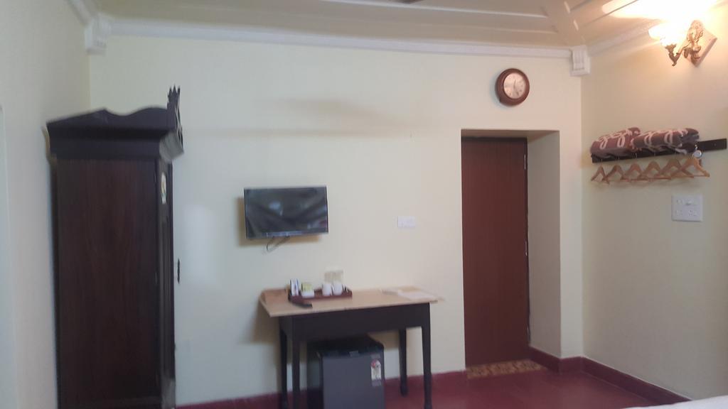 Casa Menezes - A Heritage Goan Homestay Bambolim Habitación foto