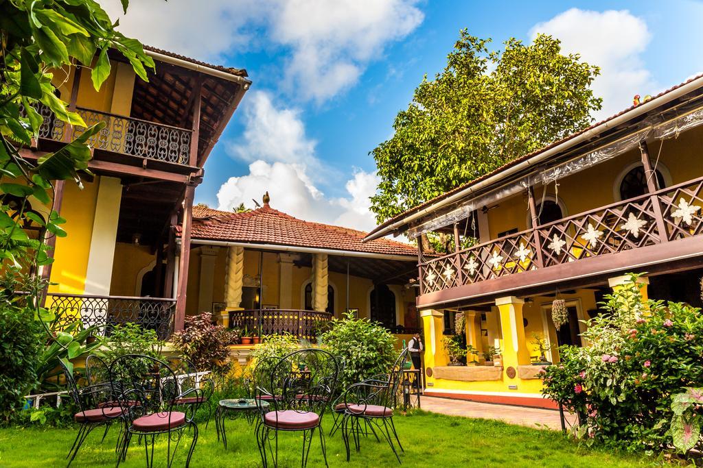 Casa Menezes - A Heritage Goan Homestay Bambolim Exterior foto